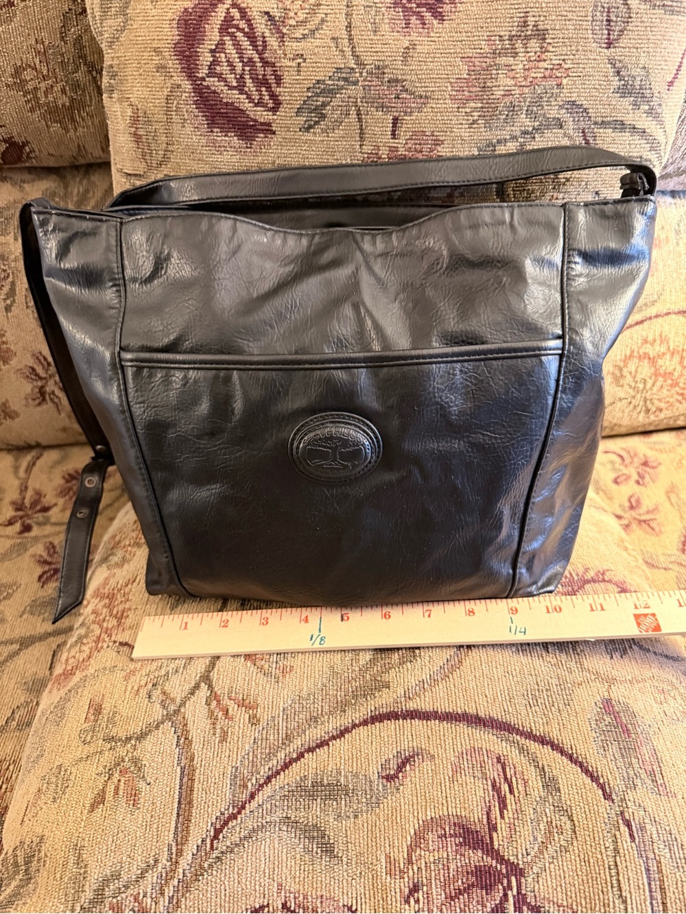 Wmn’s Classic Black Leather Cypress Woods Shoulder Bag